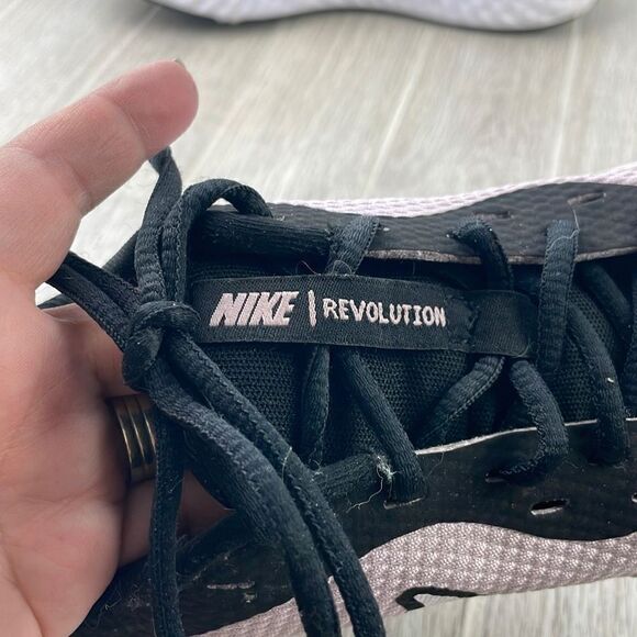 Nike Women's Revolution 5 Iced Marathon Running Shoes Pink & Maroon. Size 9.5 - Picture 8 of 9